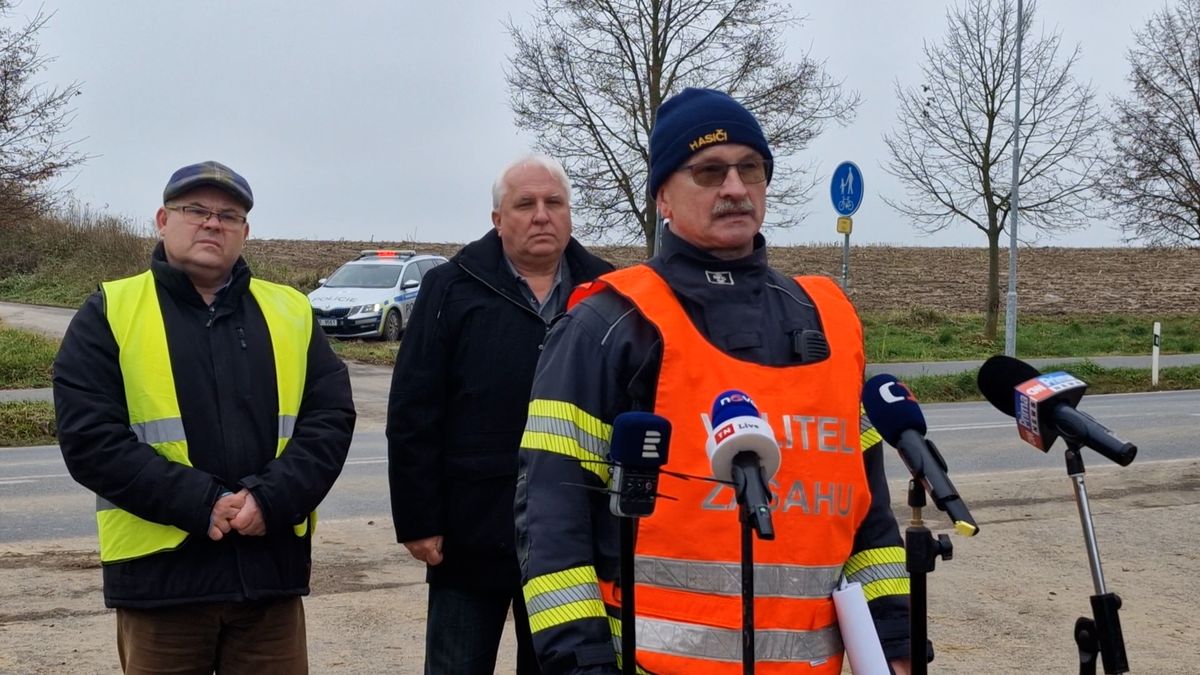 Ohnisko ptačí chřipky u Lanškrouna pomáhá likvidovat také dvacet vězňů